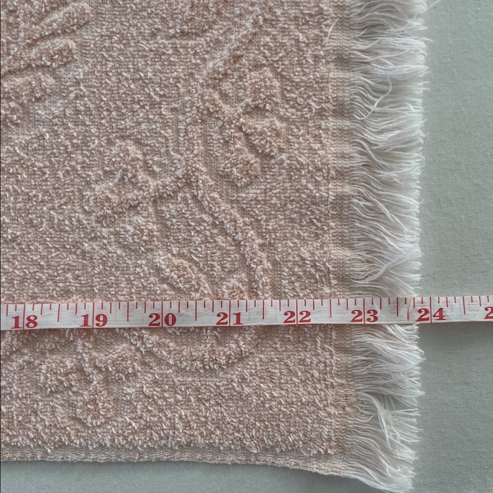 Vintage Dundee Pink Cotton Towel Set Jacquard Wreath Design Fringed Ends - Picture 9 of 15